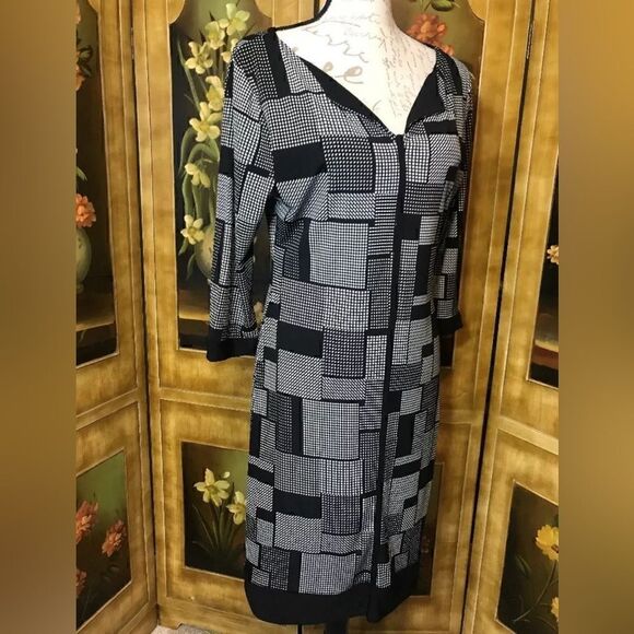 Purple Rain Women's Black White 3/4 Sleeve Geometric Print Dress - Size S - Picture 3 of 7
